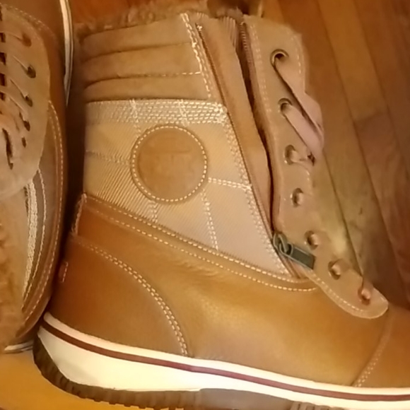 PAJAR WATERPROOF BOOTS! main image 5